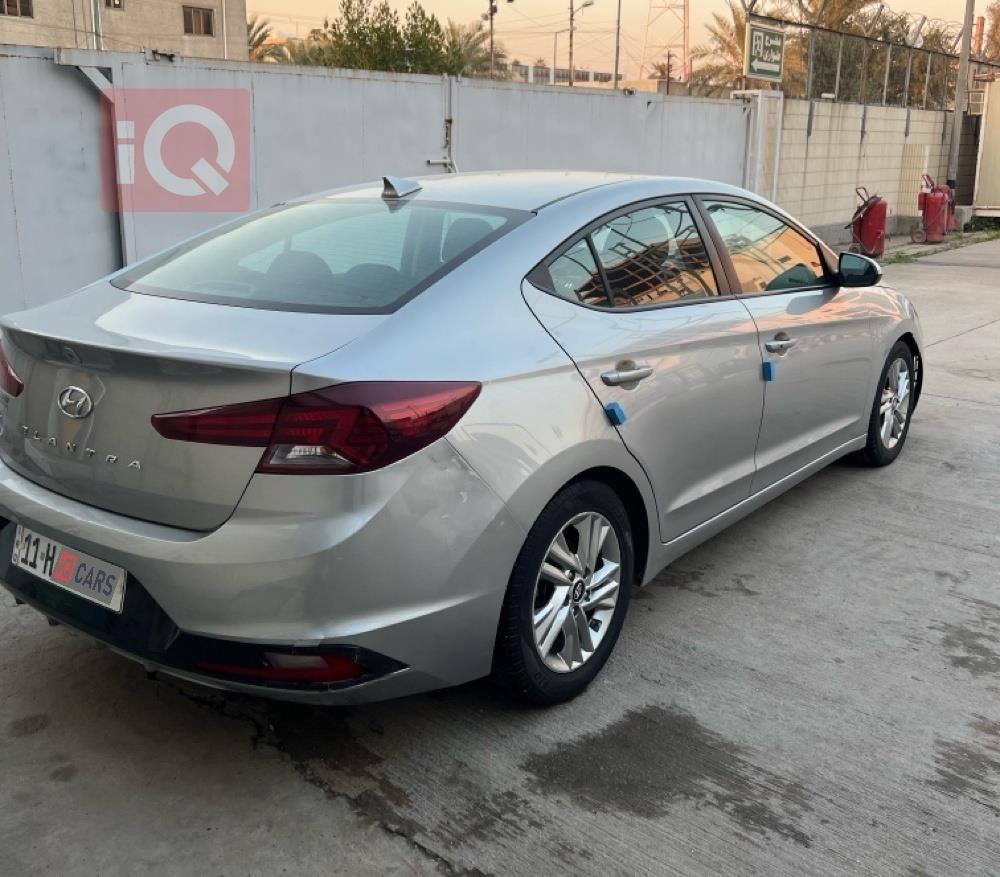 هیۆندای ئەلەنترا